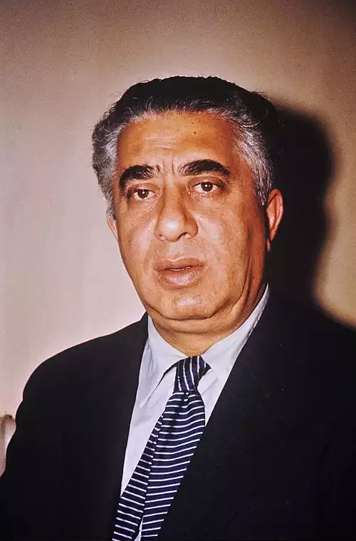 معنی کلمه بالماسکه در فرهنگ معین