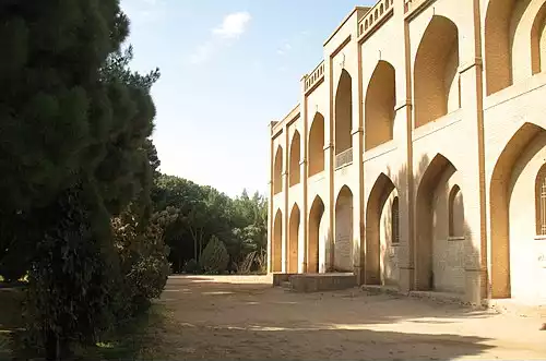 معنی کلمه سلامی در فرهنگ معین