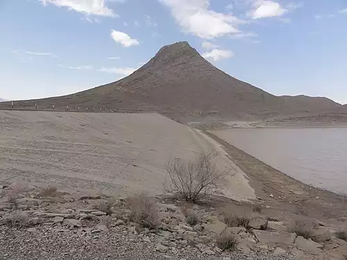 معنی کلمه دهق در دانشنامه عمومی