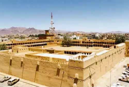 معنی کلمه حائل در لغت نامه دهخدا