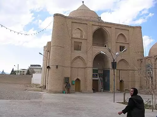 معنی کلمه دامغان در دانشنامه عمومی