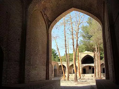 جملاتی از کاربرد کلمه دامغان