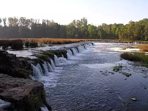 معنی کلمه لتونی در لغت نامه دهخدا