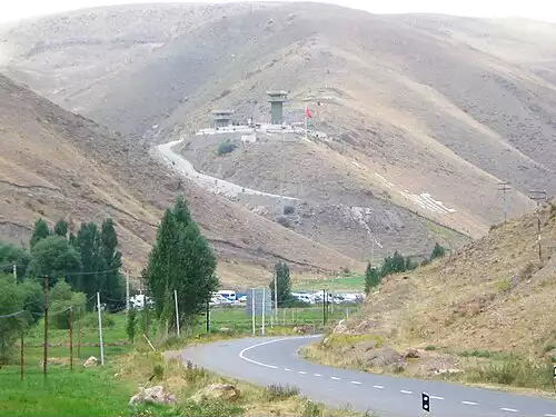 معنی کلمه شهرستان خوی در دانشنامه عمومی