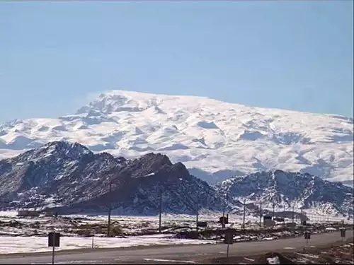 معنی کلمه شهرستان تفت در دانشنامه عمومی