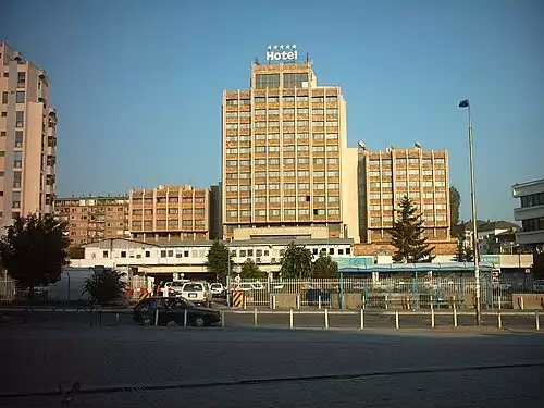 معنی کلمه پریشتینا در دانشنامه عمومی