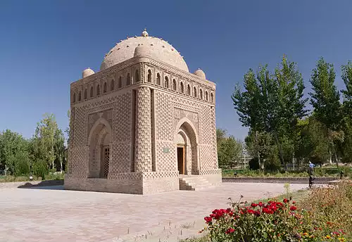 معنی کلمه بیرونی در فرهنگ فارسی