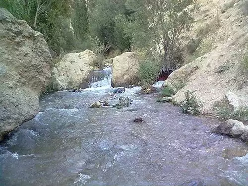 معنی کلمه ازندریان در دانشنامه آزاد فارسی