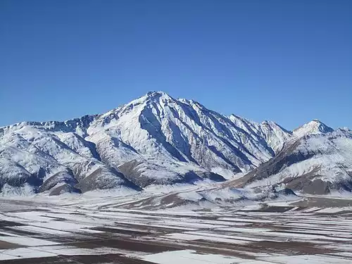 معنی کلمه دالان کوه در فرهنگ فارسی